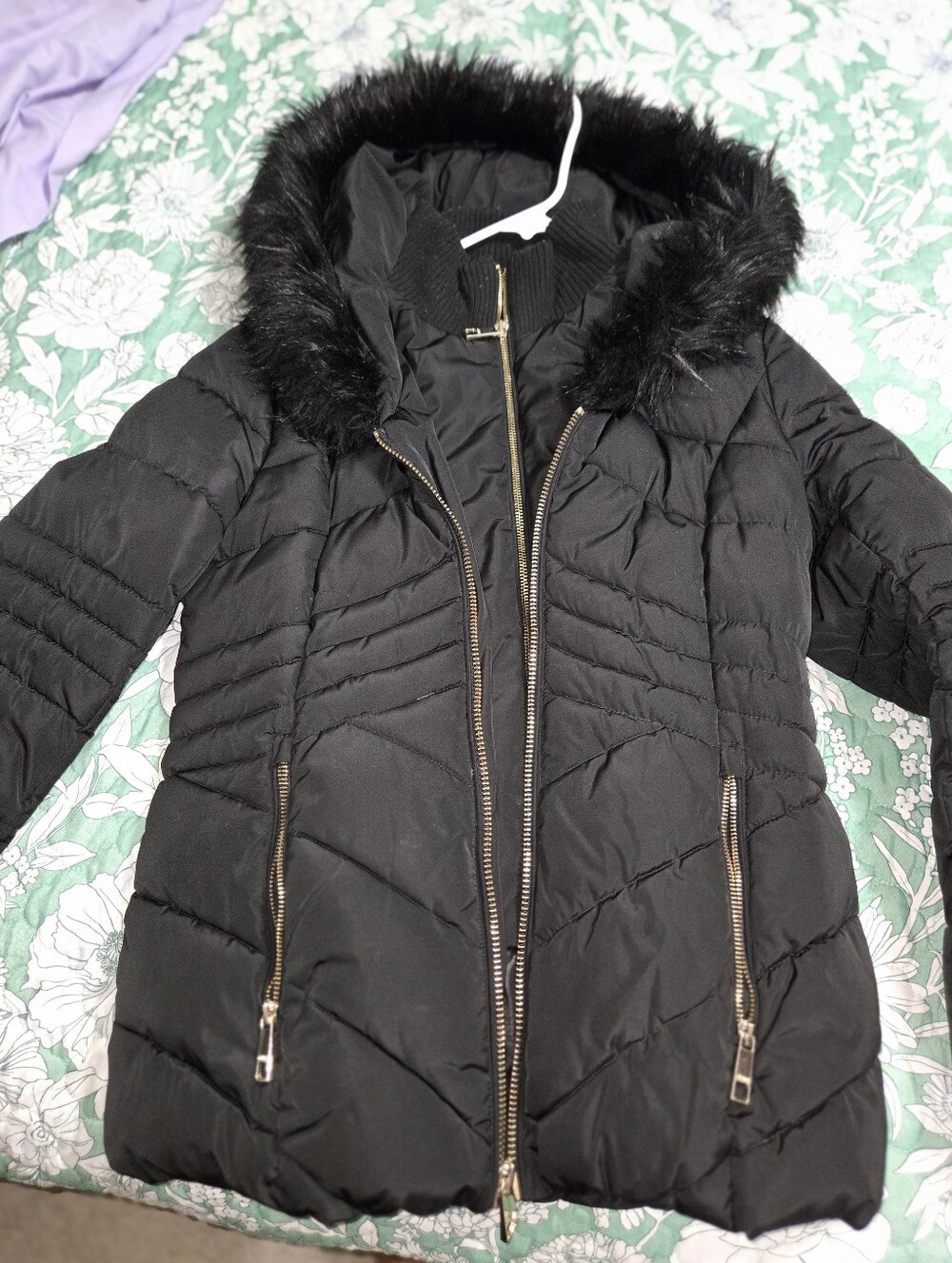 Guess Black Hooded Faux-Fur Trim Puffer Jacket